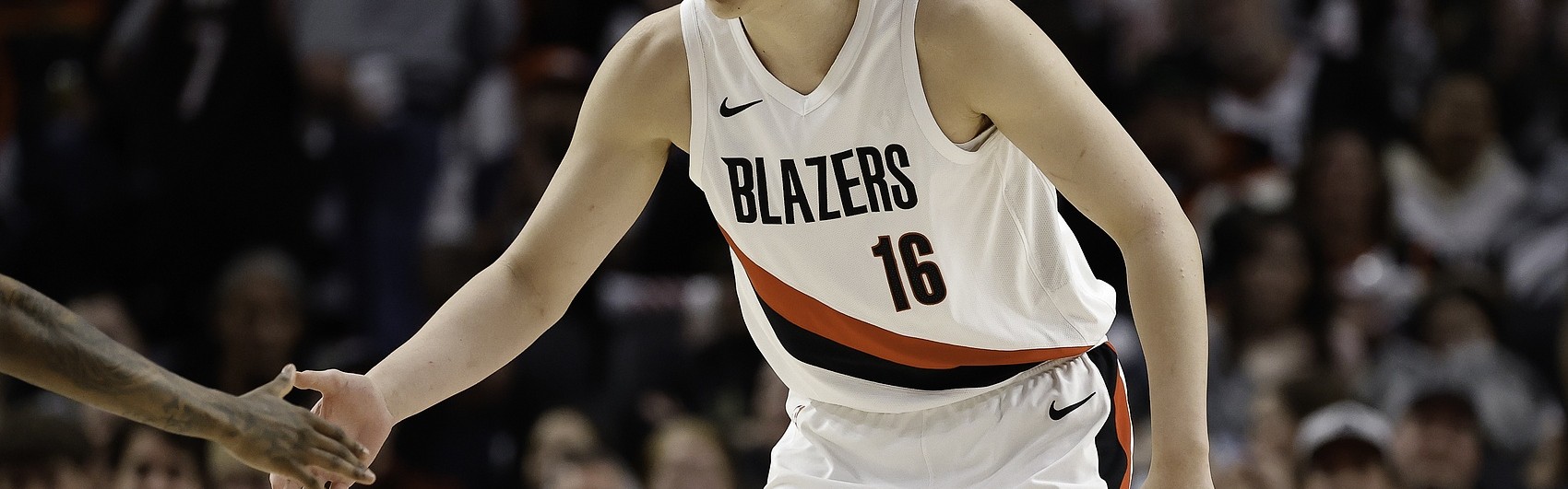 天天盈球-【菜鸟】瀚森垃圾时间2分1板 费尔斯18分11板 克尼佩尔10分8板3断