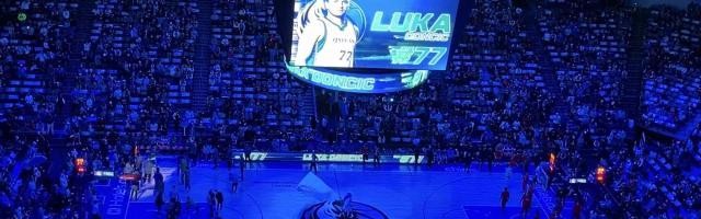 天天盈球在线观看-【现场】东契奇大三双阻击公牛 全明星首发朝他招手