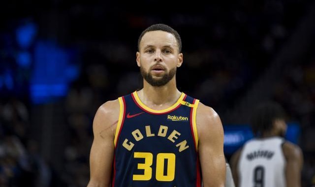 天天盈球-进攻疲软成勇士标签 有库里的球队怎能打成这样？